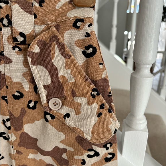 TWIK ladies cargo pants, like new. - Picture 5 of 6